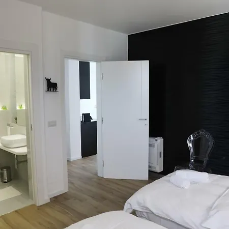 Tiranatop Suites 3 1000 Ft2 Apartment