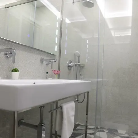 Tiranatop Suites 3 1000 Ft2 Tirana