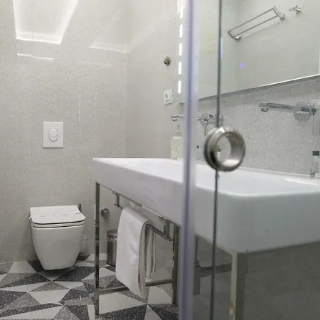 Tiranatop Suites 3 1000 Ft2 Apartment Tirana