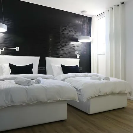 Tiranatop Suites 3 1000 Ft2 *