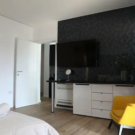 Tiranatop Suites 3 1000 Ft2 Apartment Tirana