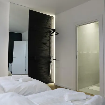 Tiranatop Suites 3 1000 Ft2 Apartment *